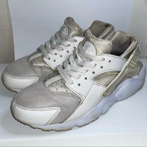 Nike Air Huarache Run Triple White Size 6Y